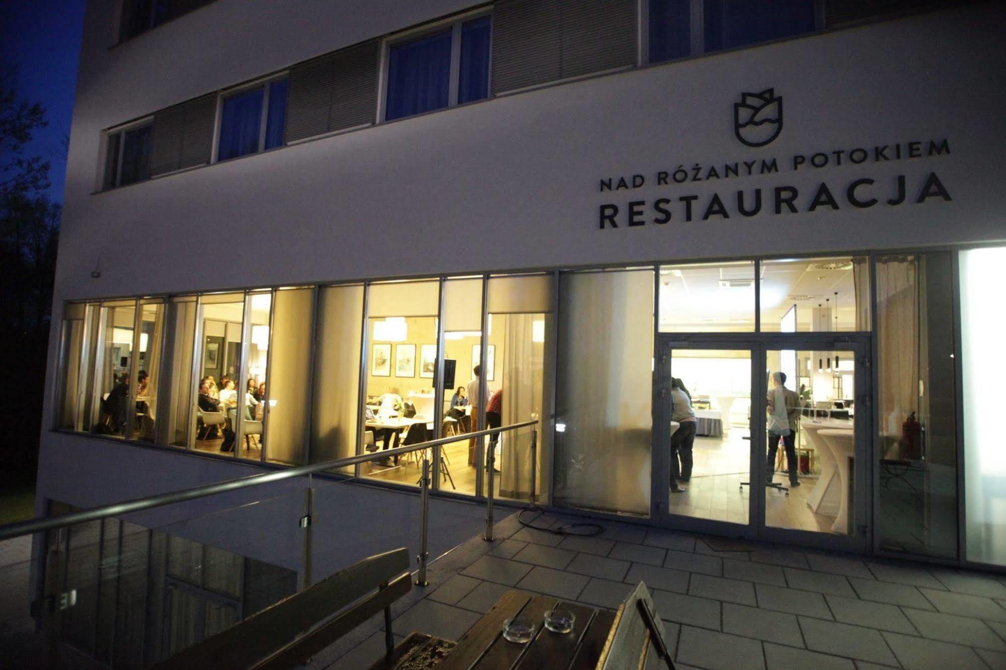 Hotel Fairplayce ポズナン エクステリア 写真